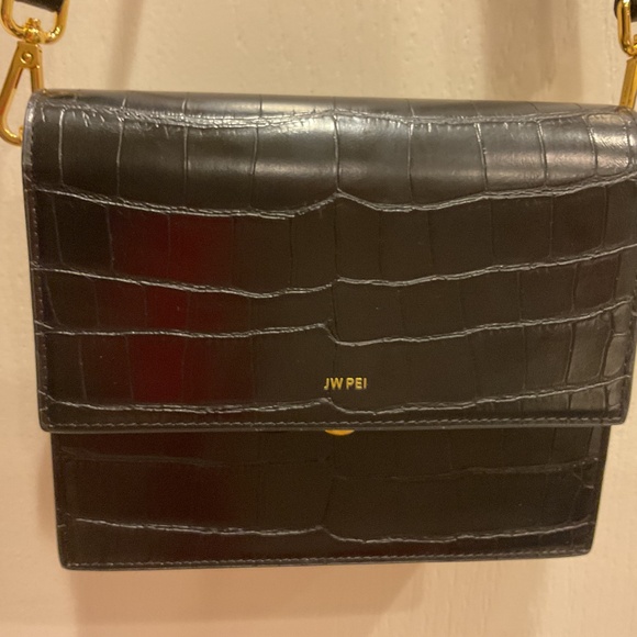 New JW PEI Black Mini Shoulder Croc Embossed Faux Leather Bag with Gold Hardware - Picture 3 of 9